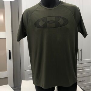 Under Armour Men's Olive Green T-Shirt - Size S
